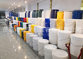美少妇国模肥屄吉安容器一楼涂料桶、机油桶展区